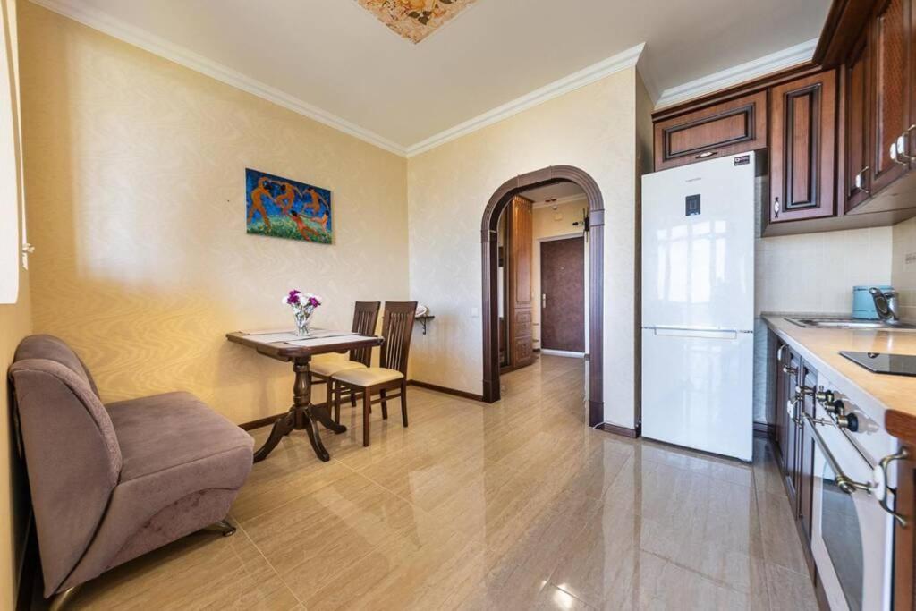Apartments With Crazy Panoramic View Of The Dniepr Kiew Exterior foto