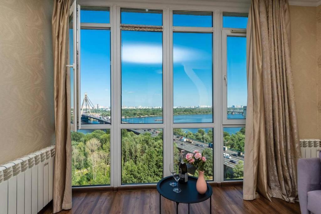 Apartments With Crazy Panoramic View Of The Dniepr Kiew Exterior foto